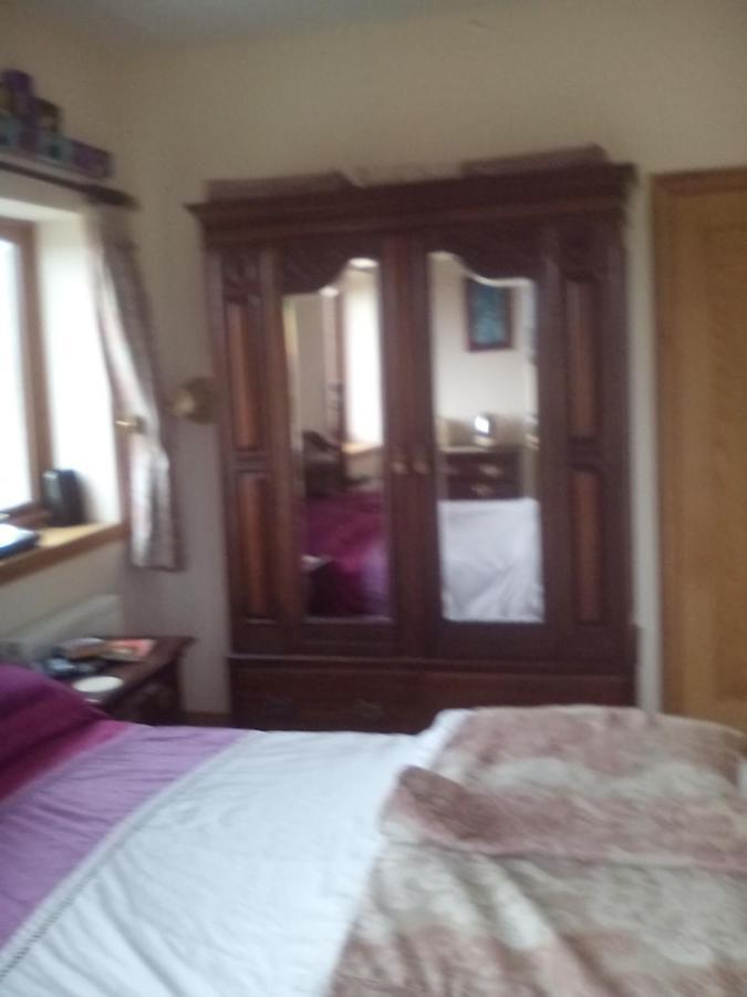 April House Bed & Breakfast Barrock Екстериор снимка