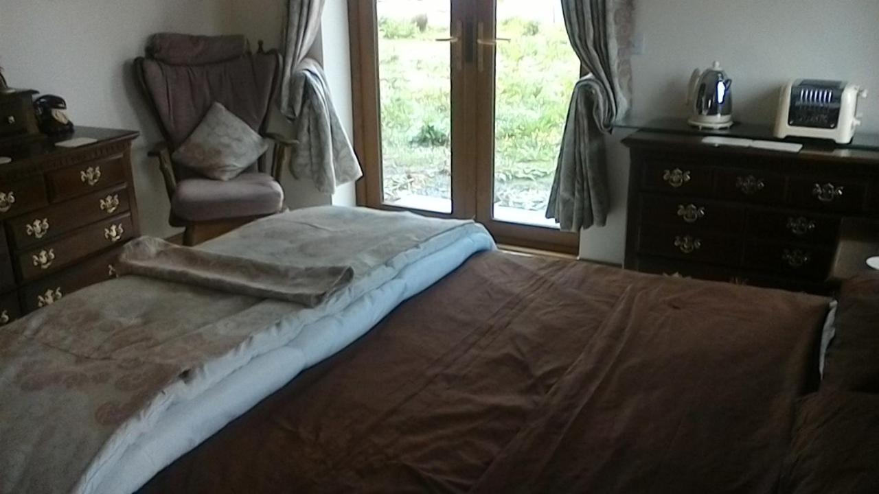 April House Bed & Breakfast Barrock Екстериор снимка
